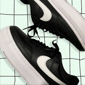 Nike platform black & white AF1s